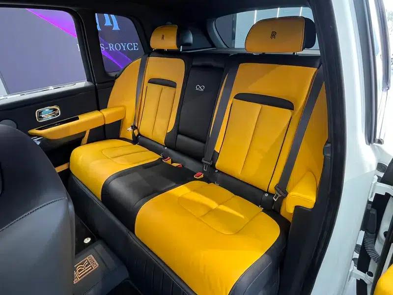 2020 Cullinan Black Badge — миниатюра 7