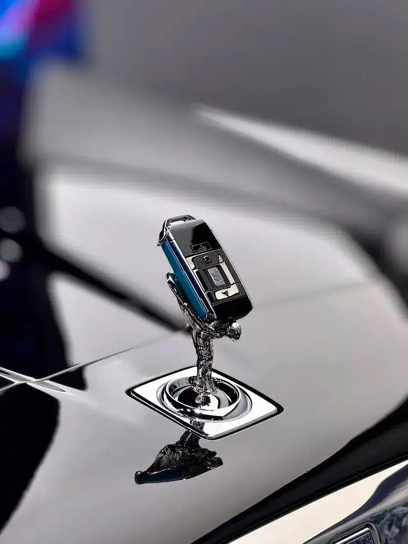 2024 Cullinan, four-seater version — миниатюра 14
