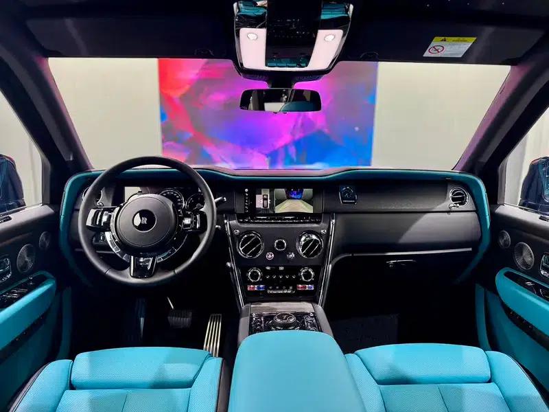 2024 Cullinan, four-seater version — миниатюра 19