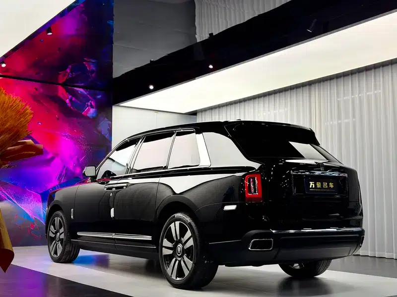 2024 Cullinan, four-seater version — миниатюра 5