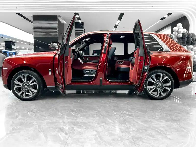 2022 Cullinan 6.7T Automatic AWD 4-seater — миниатюра 11