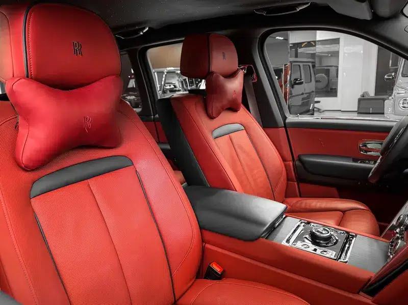 2022 Cullinan 6.7T Automatic AWD 4-seater — миниатюра 15