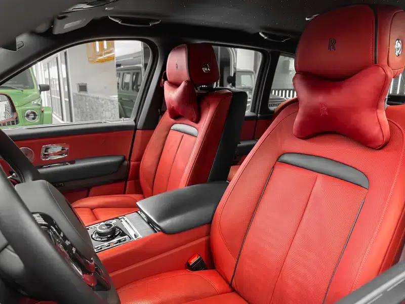2022 Cullinan 6.7T Automatic AWD 4-seater — миниатюра 16