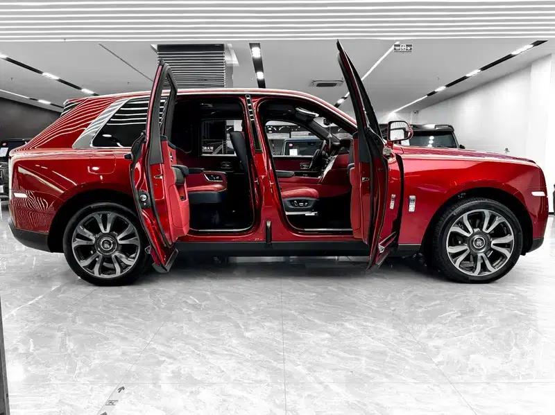 2022 Cullinan 6.7T Automatic AWD 4-seater — миниатюра 6