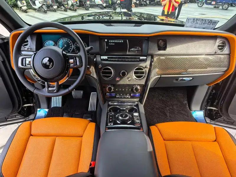 2020 Cullinan Black Badge — миниатюра 11