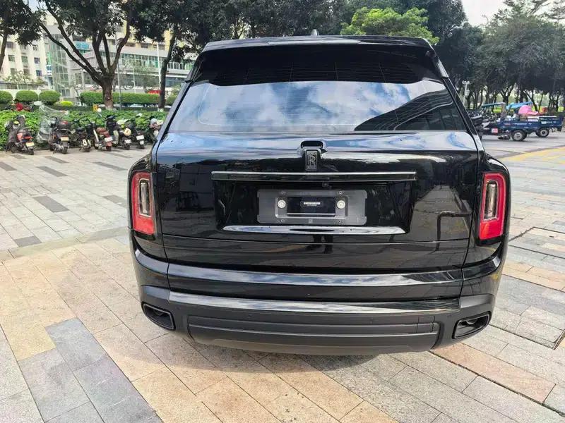 2020 Cullinan Black Badge — миниатюра 4