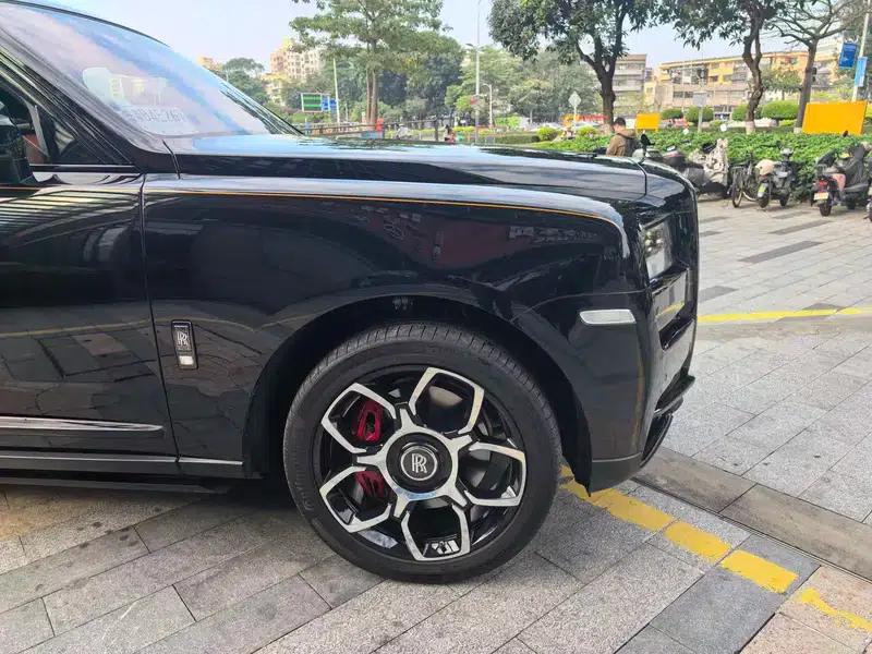 2020 Cullinan Black Badge — миниатюра 6
