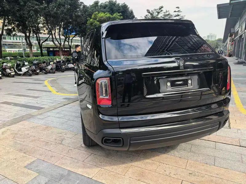 2020 Cullinan Black Badge — миниатюра 10