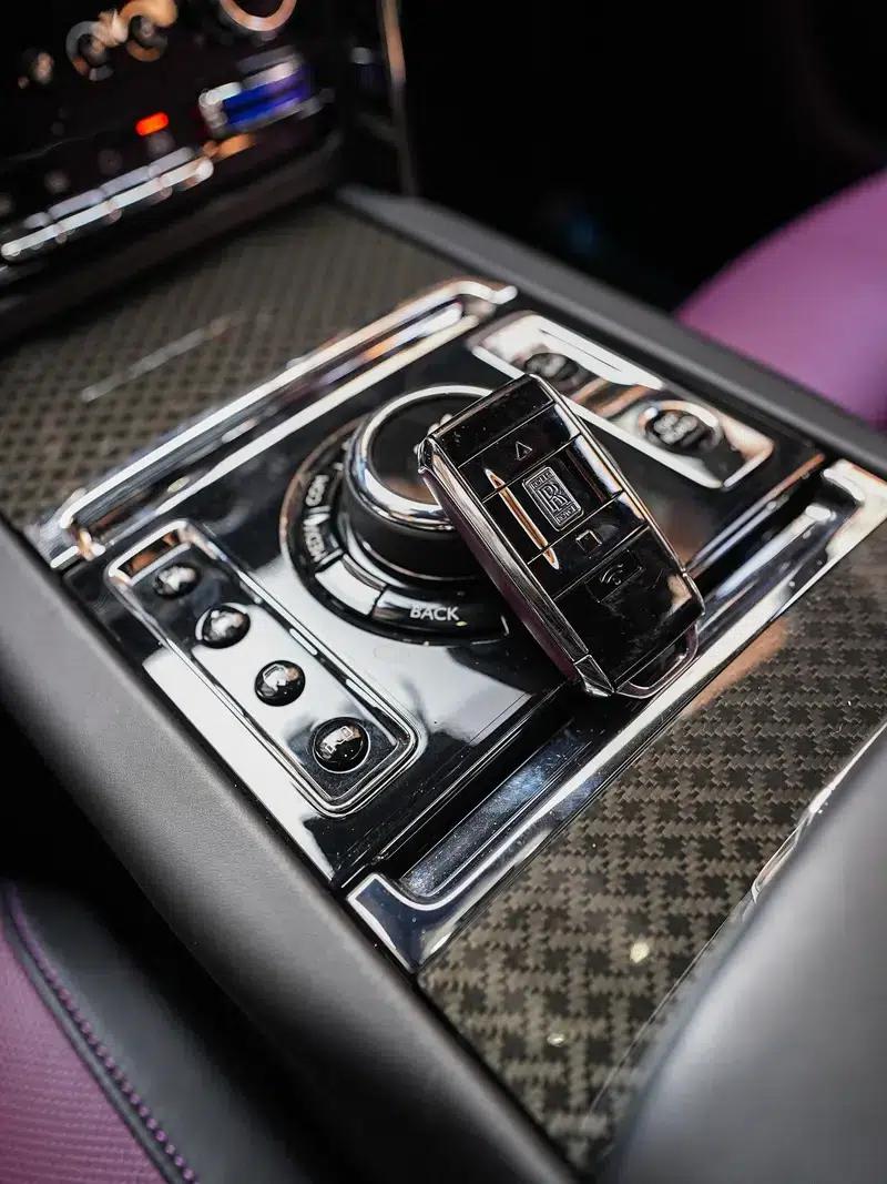 2020 Cullinan Black Badge — миниатюра 19