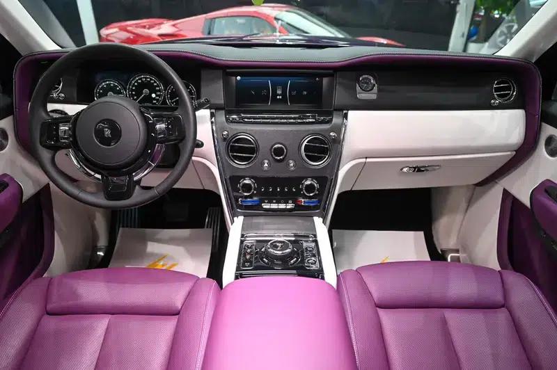 2018 Cullinan, four-seater version — миниатюра 24