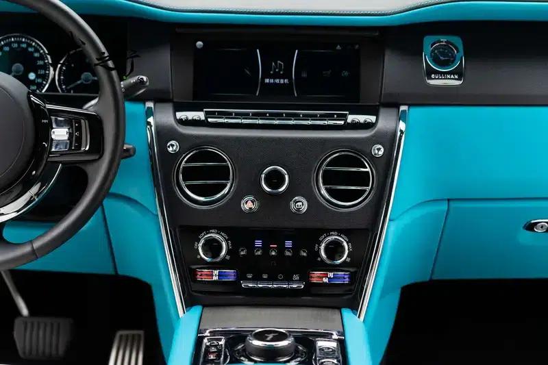 2022 Cullinan 6.7T Automatic AWD 4-seater — миниатюра 17