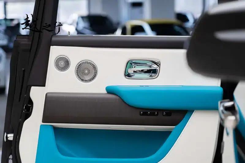 2022 Cullinan 6.7T Automatic AWD 4-seater — миниатюра 18