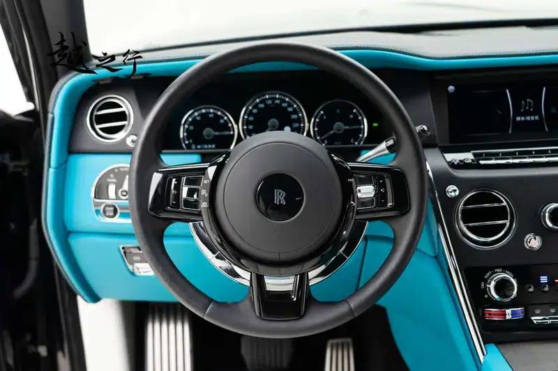 2022 Cullinan 6.7T Automatic AWD 4-seater — миниатюра 27