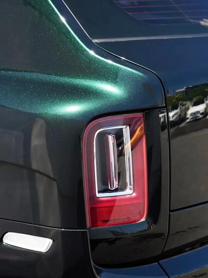 2020 Cullinan Black Badge — миниатюра 13