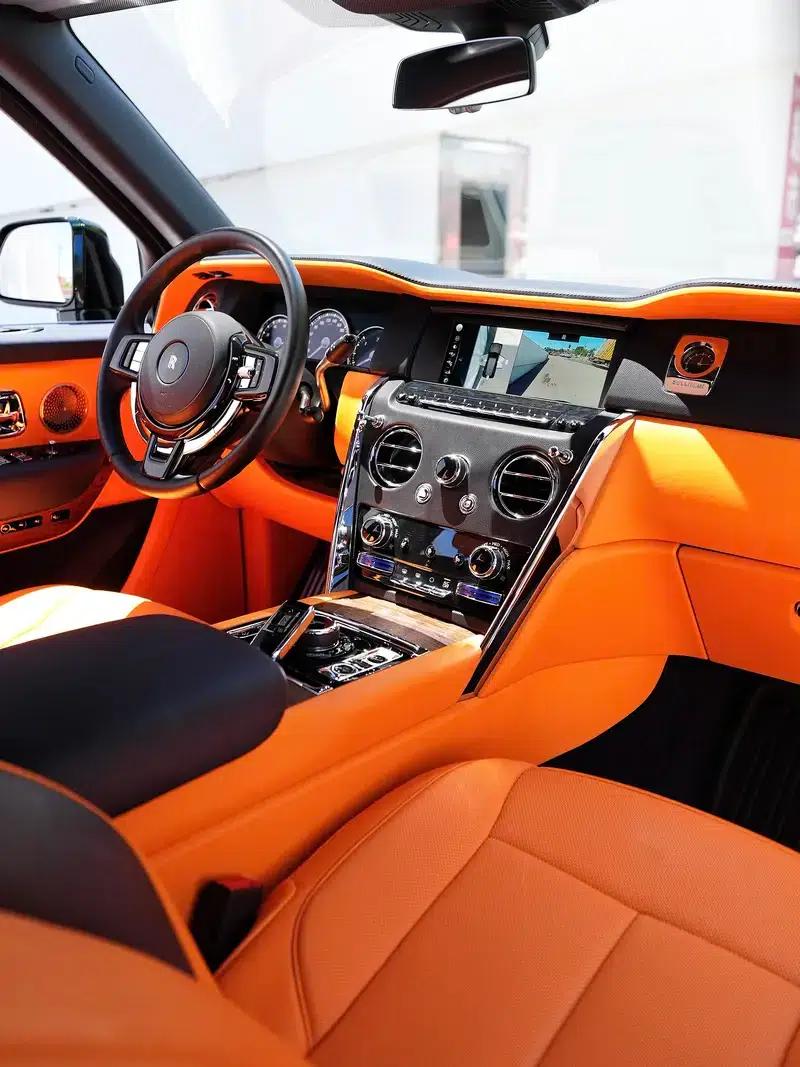 2020 Cullinan Black Badge — миниатюра 18