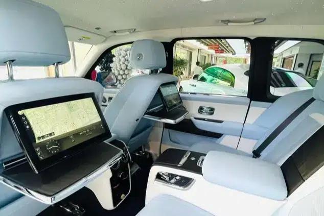 2018 Cullinan, four-seater version — миниатюра 6