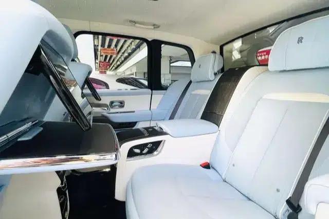 2018 Cullinan, four-seater version — миниатюра 8