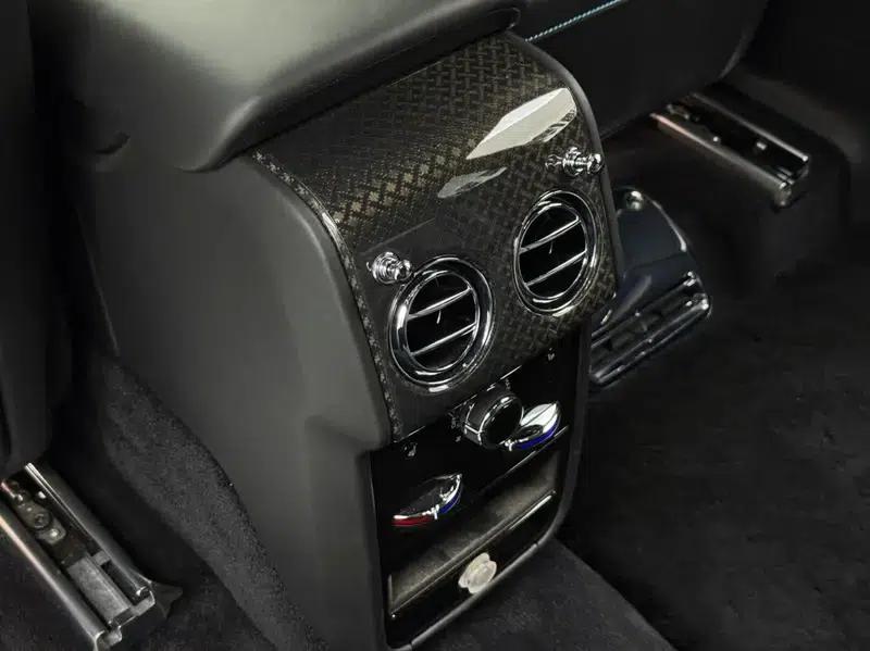 2020 Cullinan Black Badge — миниатюра 15