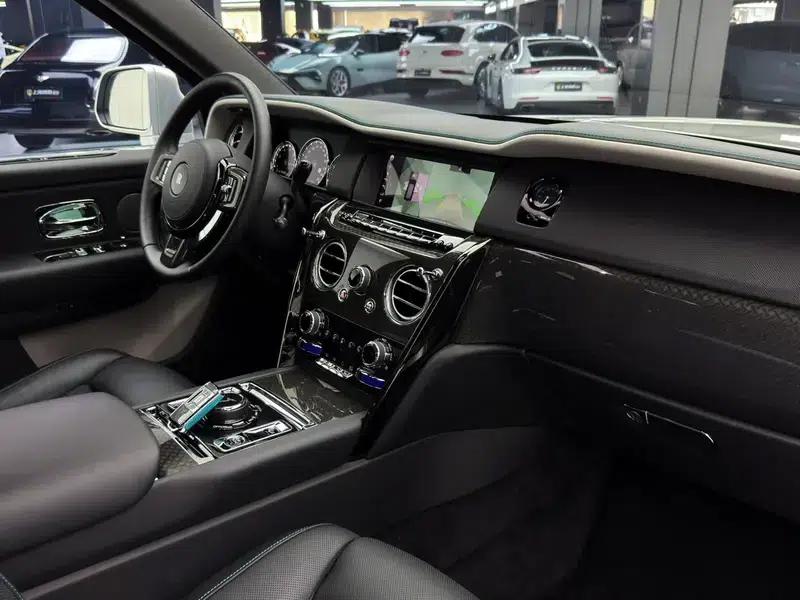 2020 Cullinan Black Badge — миниатюра 23