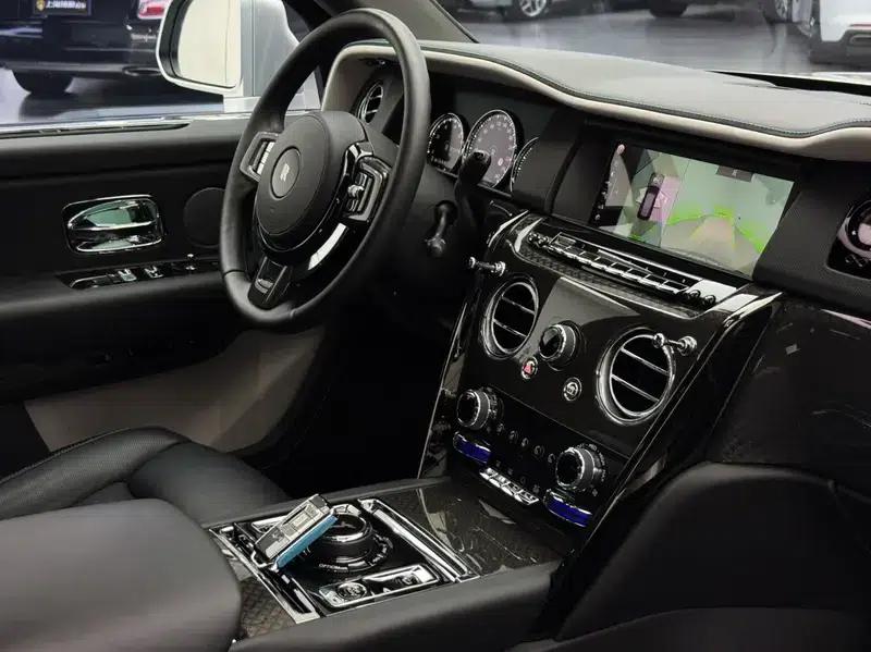 2020 Cullinan Black Badge — миниатюра 24
