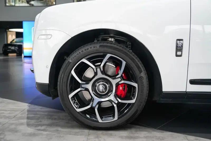 2020 Cullinan Black Badge — миниатюра 9
