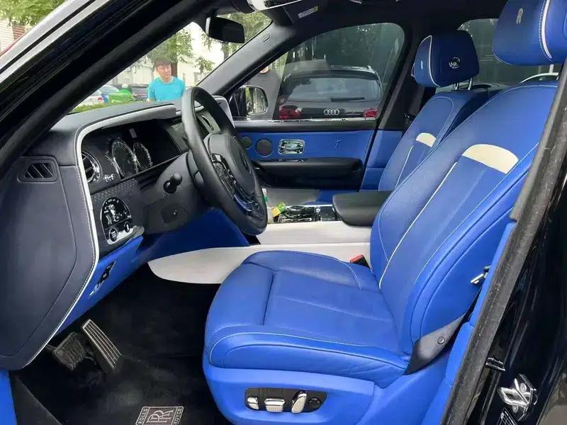 2020 Cullinan Black Badge — миниатюра 7