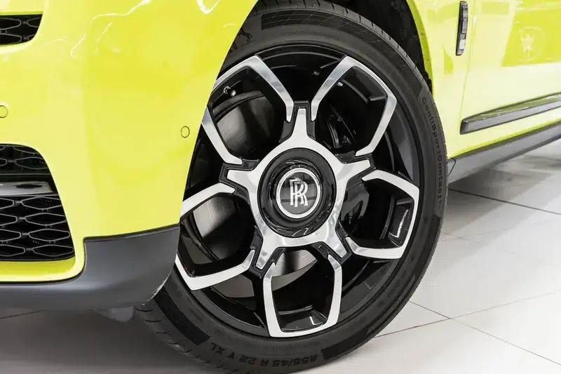 2020 Cullinan Black Badge — миниатюра 12
