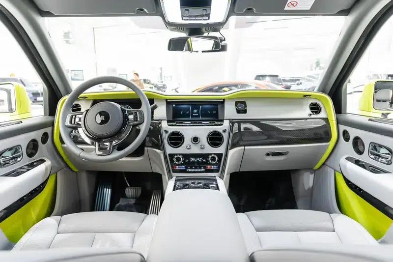 2020 Cullinan Black Badge — миниатюра 17