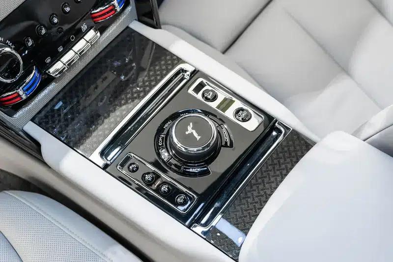 2020 Cullinan Black Badge — миниатюра 9