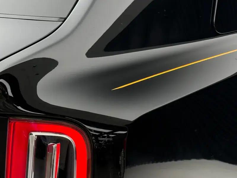 2020 Cullinan Black Badge — миниатюра 12