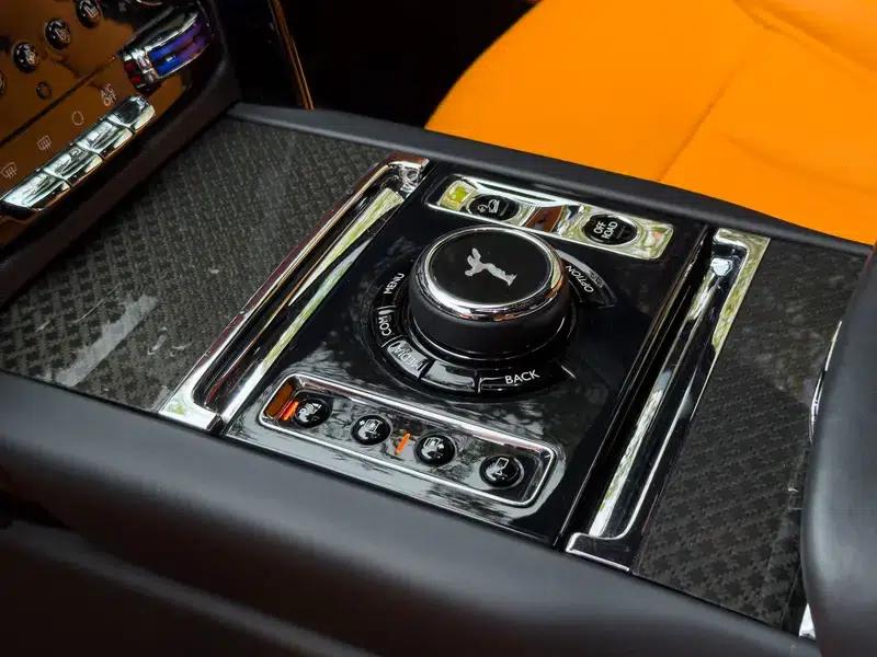 2020 Cullinan Black Badge — миниатюра 16