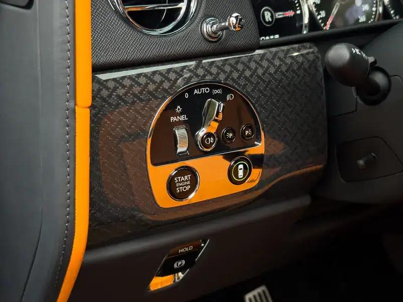 2020 Cullinan Black Badge — миниатюра 17