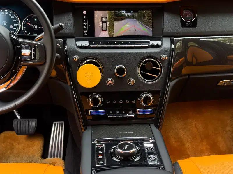 2020 Cullinan Black Badge — миниатюра 9