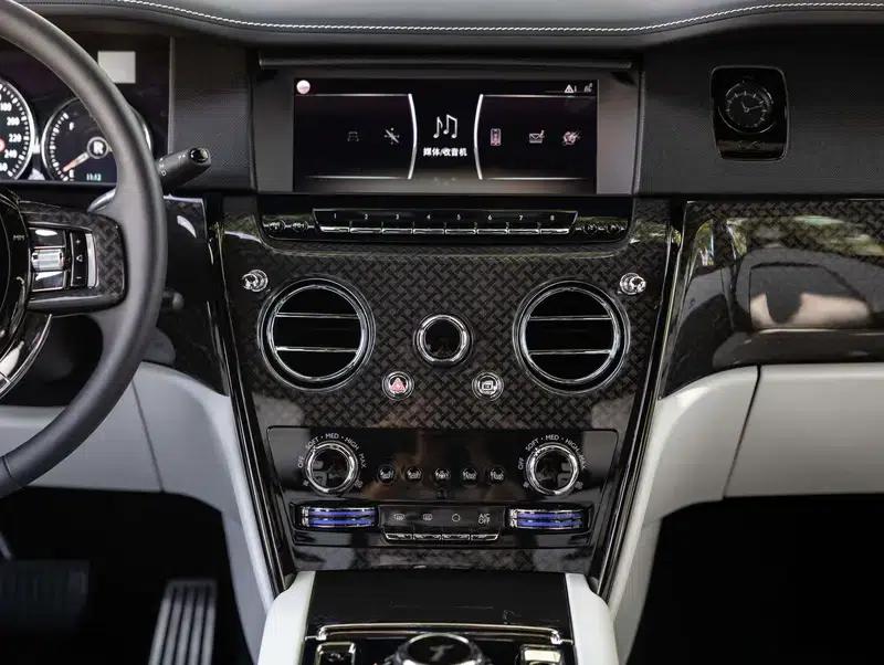 2020 Cullinan Black Badge — миниатюра 11