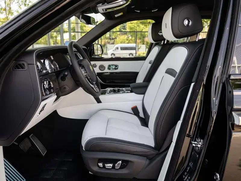 2020 Cullinan Black Badge — миниатюра 27