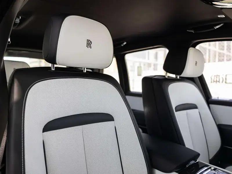 2020 Cullinan Black Badge — миниатюра 31