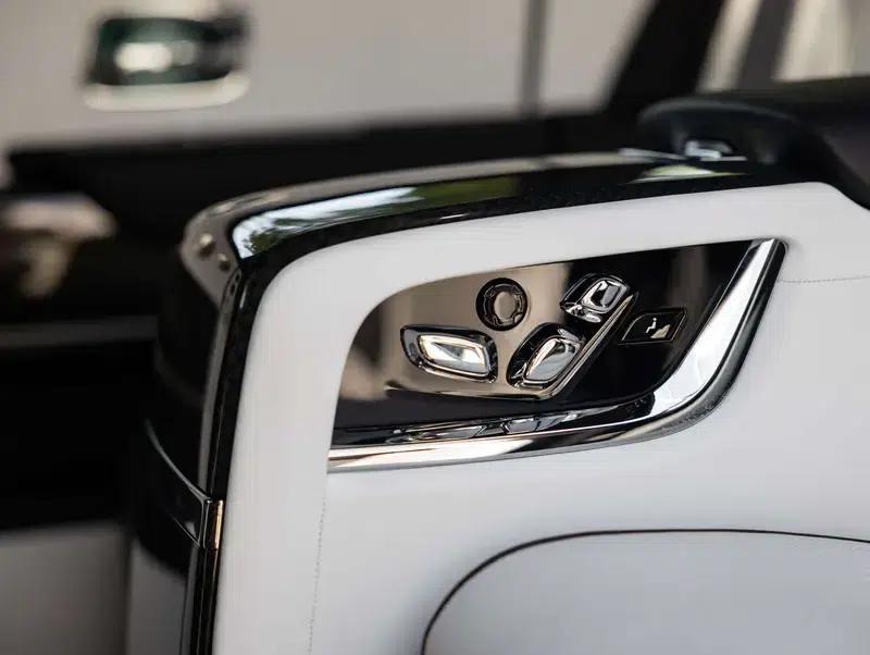 2020 Cullinan Black Badge — миниатюра 8