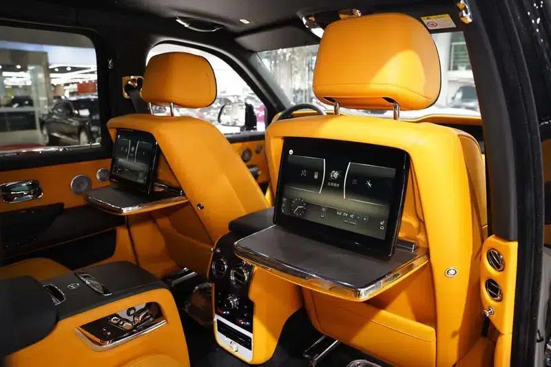2018 Cullinan, four-seater version — миниатюра 5