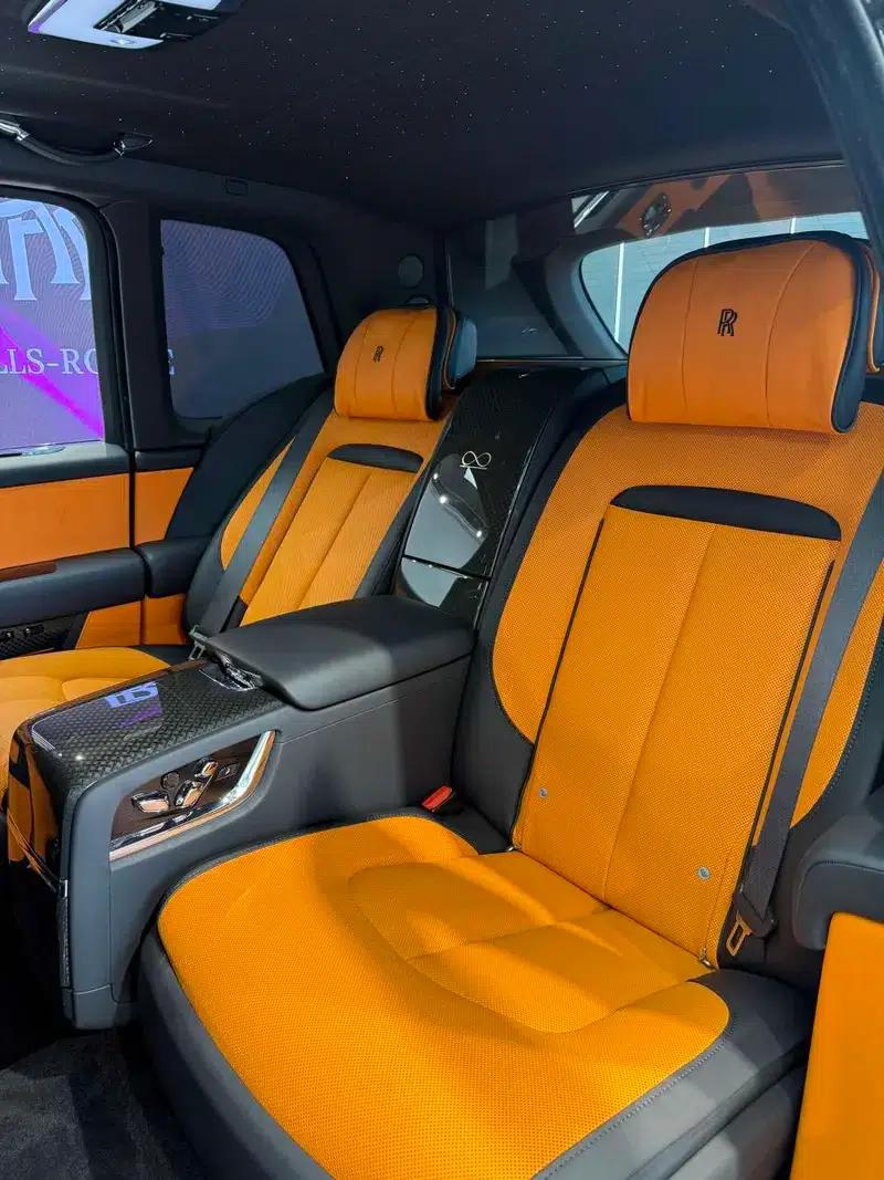 2020 Cullinan Black Badge — миниатюра 9