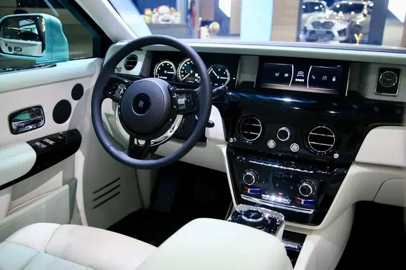2024 Phantom 6.7T Long Wheelbase — миниатюра 22