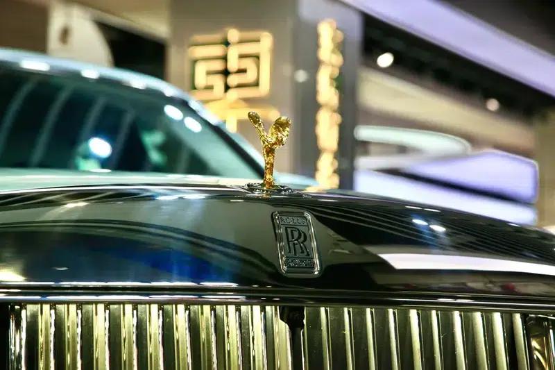 2024 Phantom 6.7T Long Wheelbase — миниатюра 6