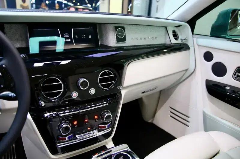 2024 Phantom 6.7T Long Wheelbase — миниатюра 8