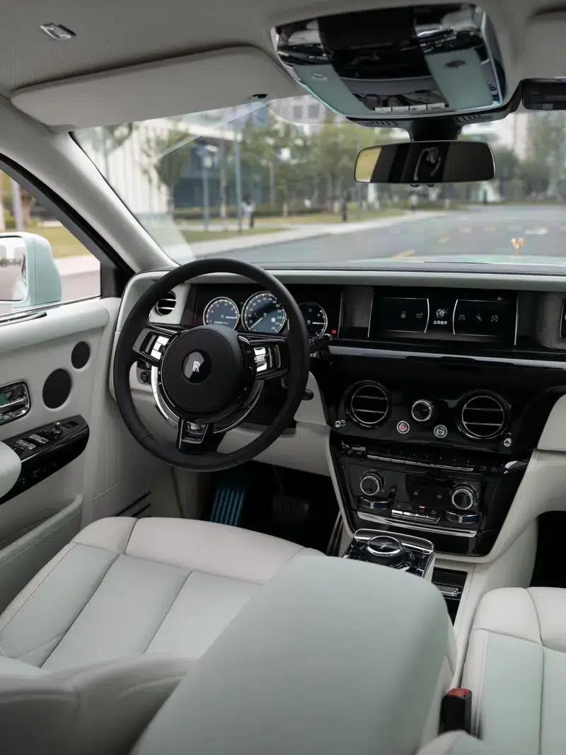 2024 Phantom 6.7T Long Wheelbase — миниатюра 21