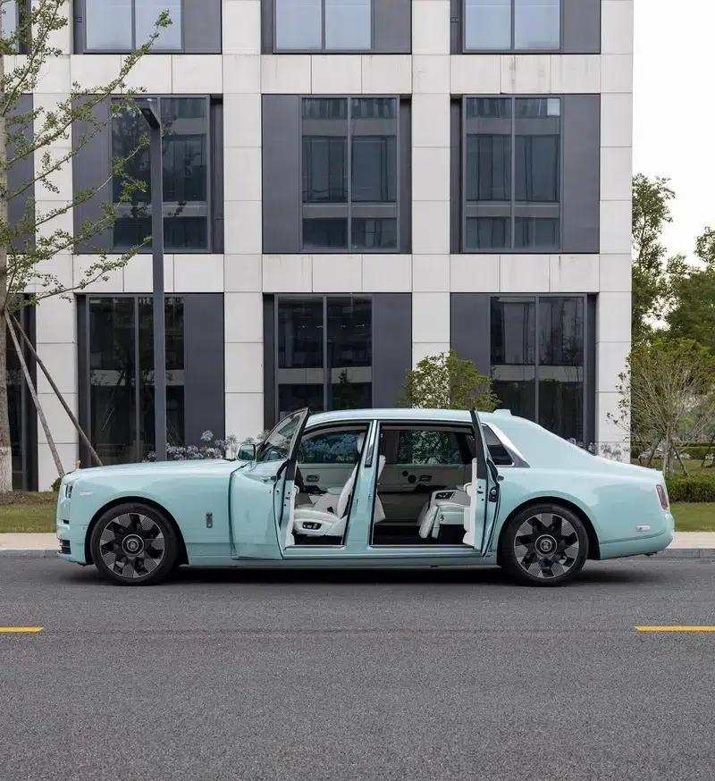 2024 Phantom 6.7T Long Wheelbase — миниатюра 4