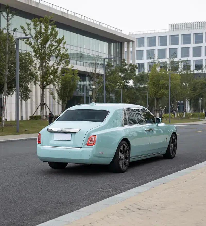 2024 Phantom 6.7T Long Wheelbase — миниатюра 7