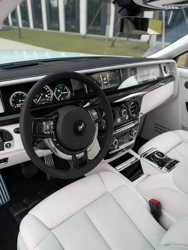 2024 Phantom 6.7T Long Wheelbase — миниатюра 10
