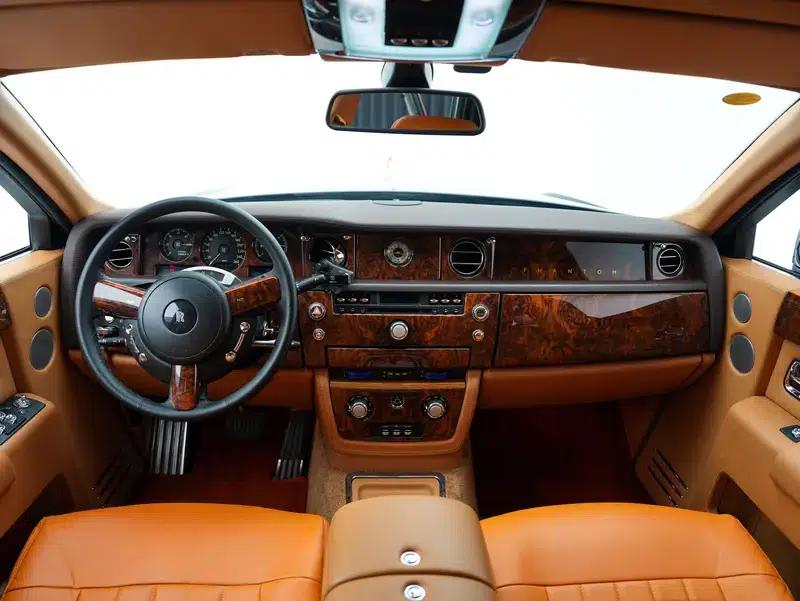 2011 Nissan Phantom 6.7L Automatic 4WD 5-Seater (Parallel Import) — миниатюра 16