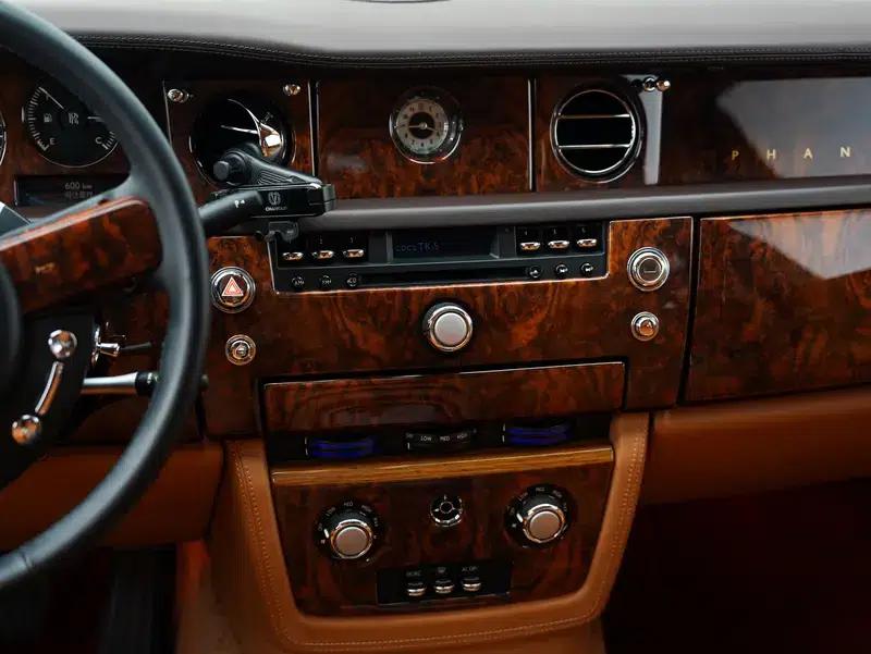 2011 Nissan Phantom 6.7L Automatic 4WD 5-Seater (Parallel Import) — миниатюра 6