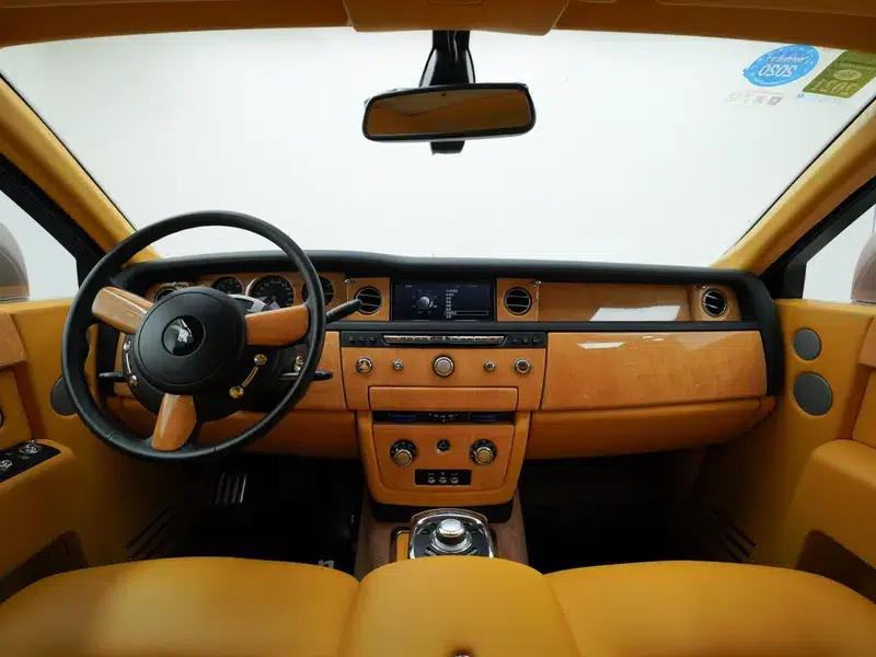 2013 Phantom 6.7L Extended Wheelbase (EWB) — миниатюра 28