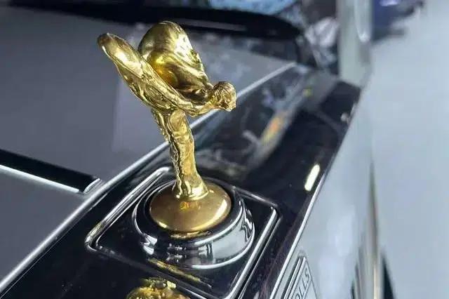 2013 Phantom 6.7L Extended Wheelbase (EWB) — миниатюра 8